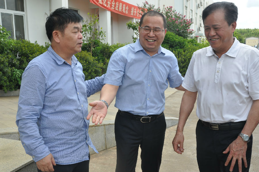  自治區(qū)編辦、績效辦領導園區(qū)調研