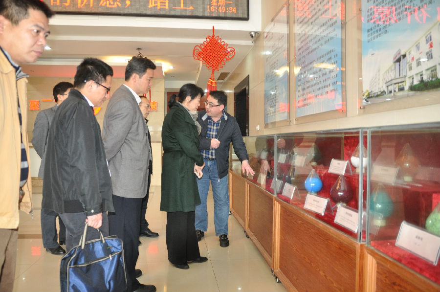 2月6號(hào)玉林市委常委、統(tǒng)戰(zhàn)部部長(zhǎng)商娜紅一行到我司參觀考察