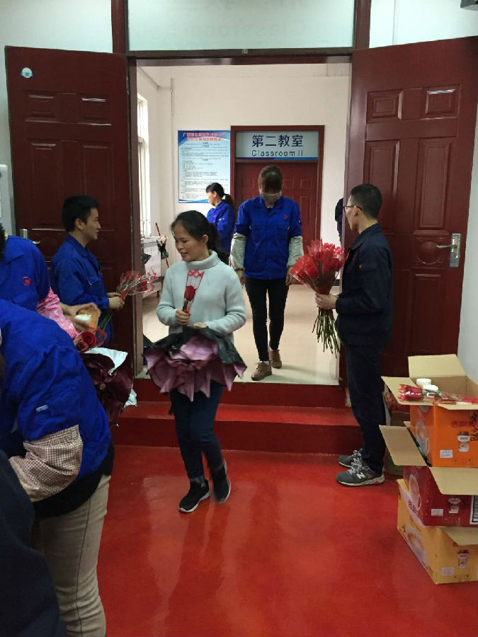 深化婦女普法教育，促進(jìn)構(gòu)建和諧銀億